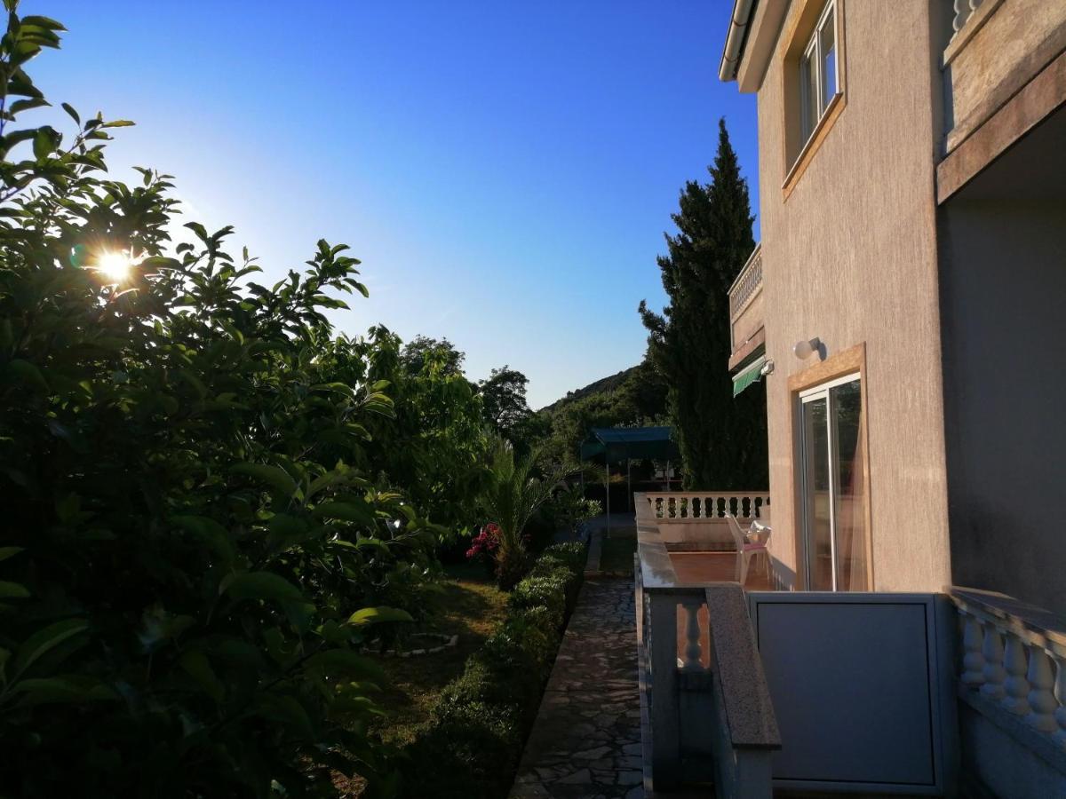 Apartments Fafandjel ราบ ภายนอก รูปภาพ